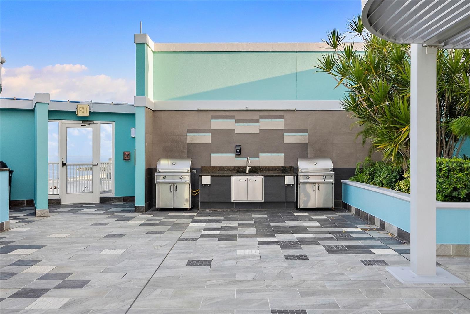 1 BEACH DRIVE SE Unit: 1904