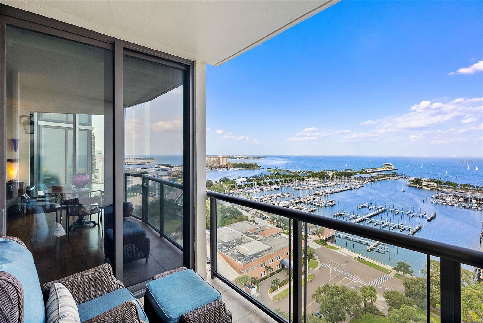 1 BEACH DRIVE SE Unit: 1904