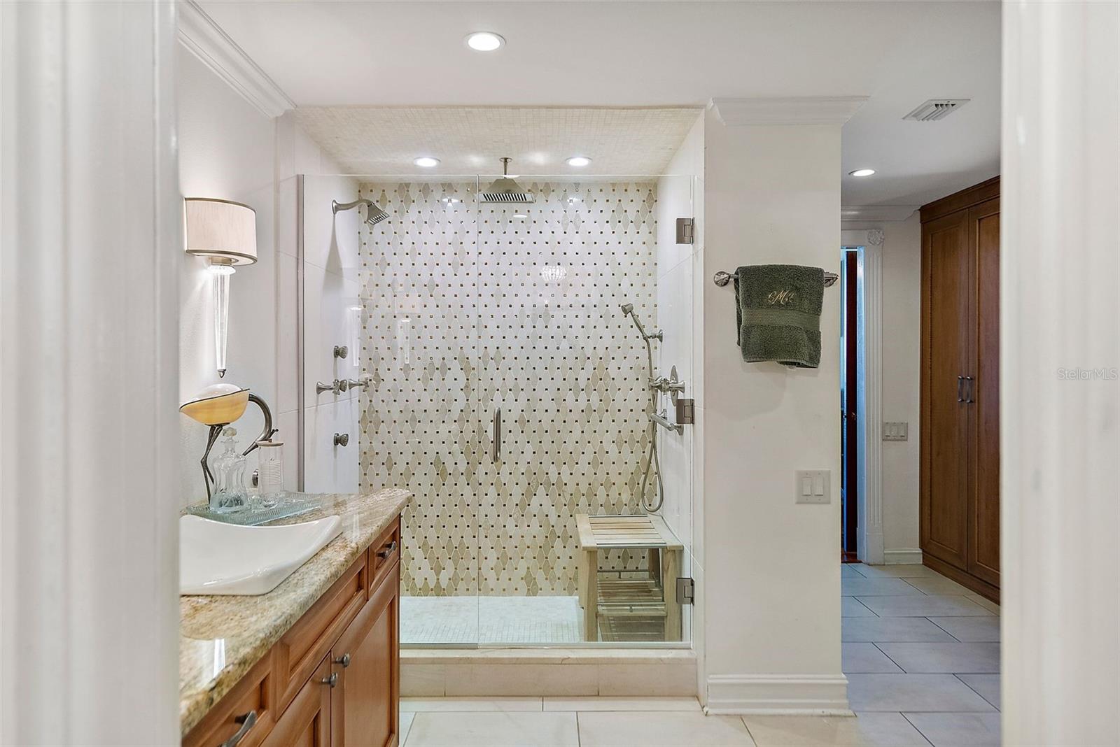 1 BEACH DRIVE SE Unit: 1904
