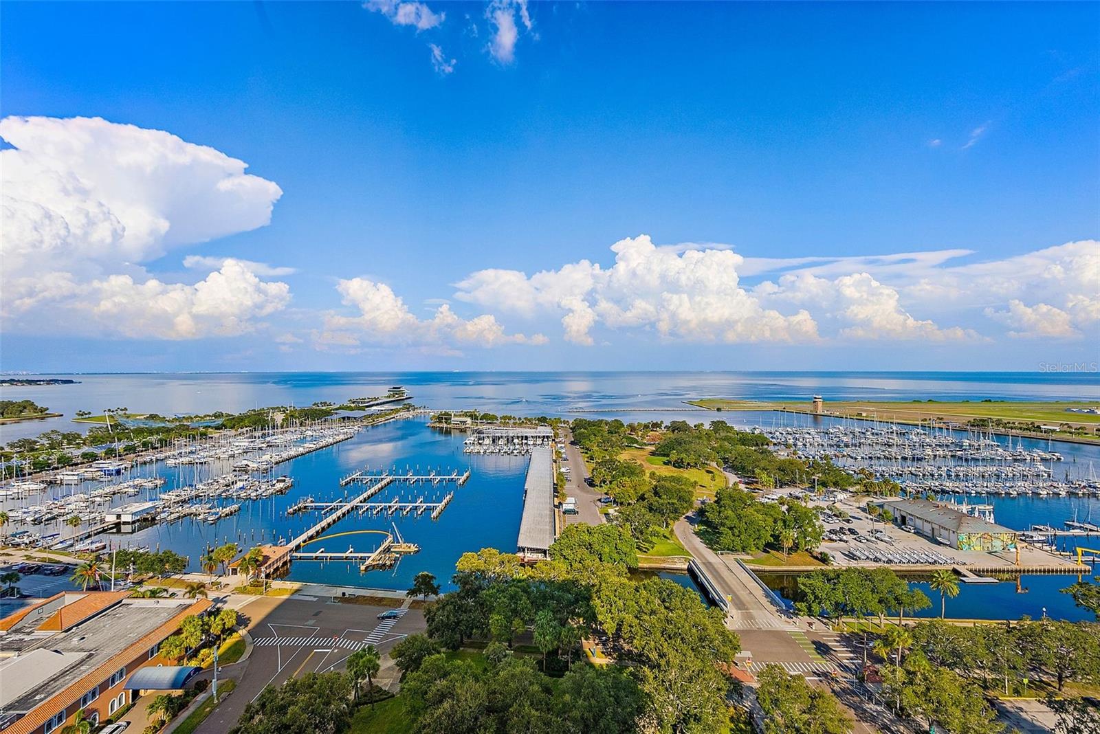 1 BEACH DRIVE SE Unit: 1904