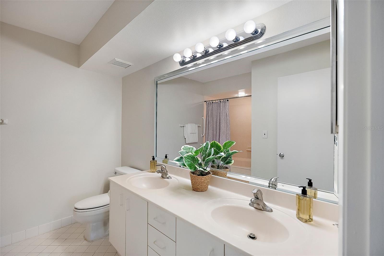 6061 BAHIA DEL MAR CIRCLE Unit: 446