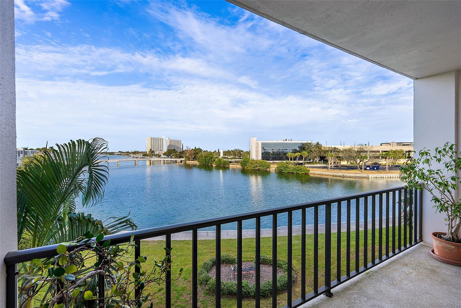 7401 BAY ISLAND DRIVE S Unit: 335