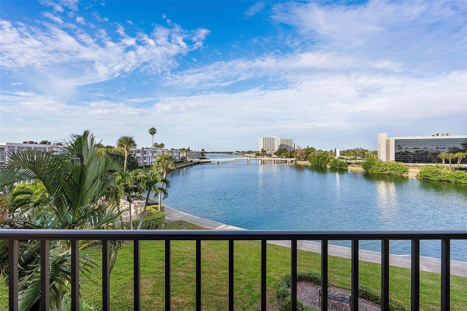 7401 BAY ISLAND DRIVE S Unit: 335