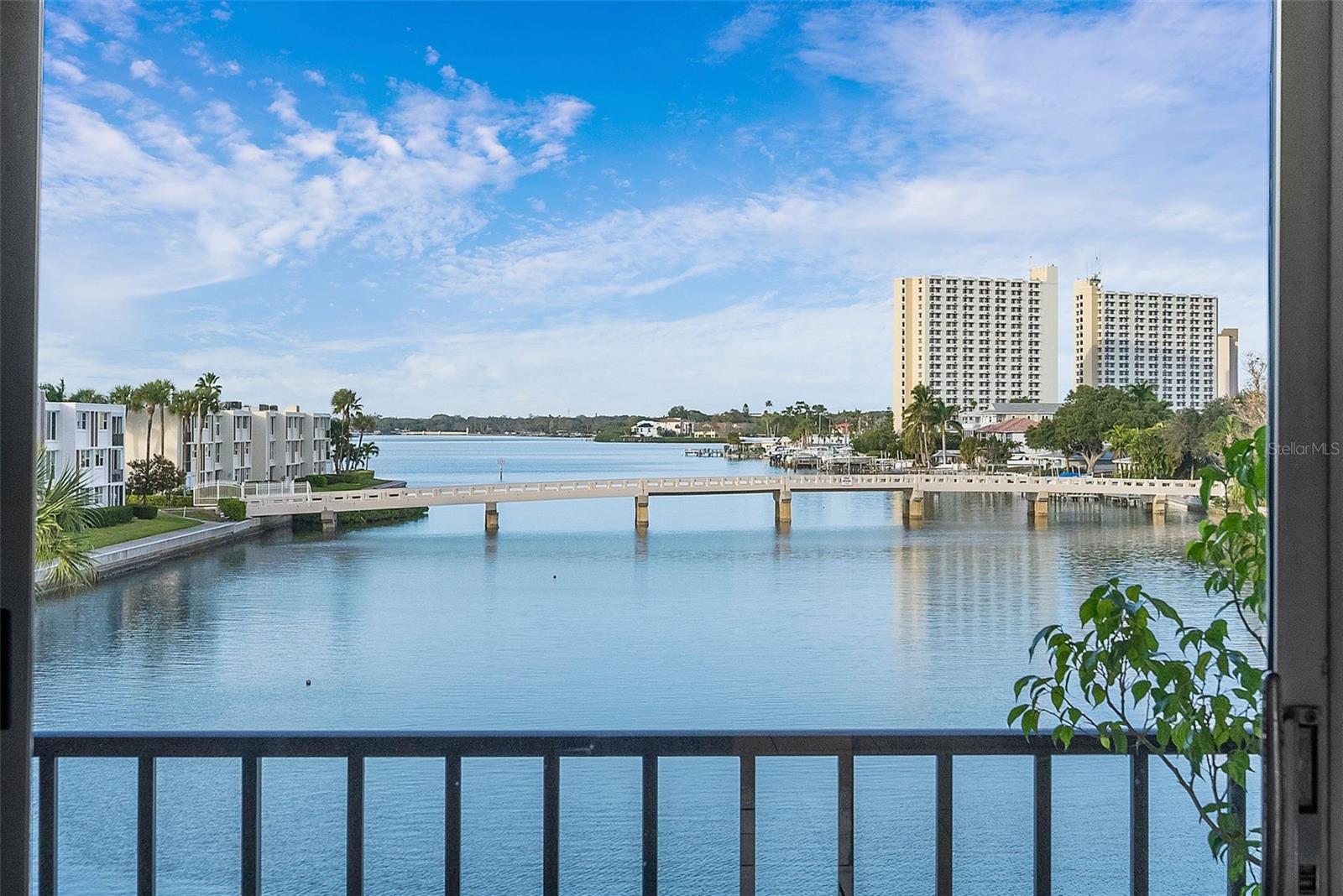 7401 BAY ISLAND DRIVE S Unit: 335