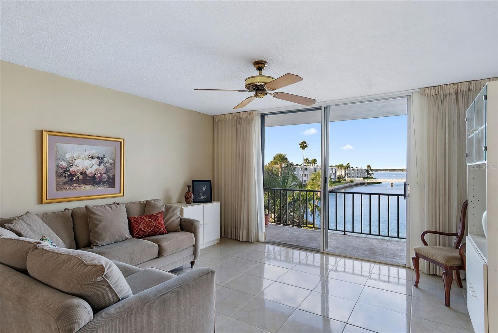 7401 BAY ISLAND DRIVE S Unit: 335