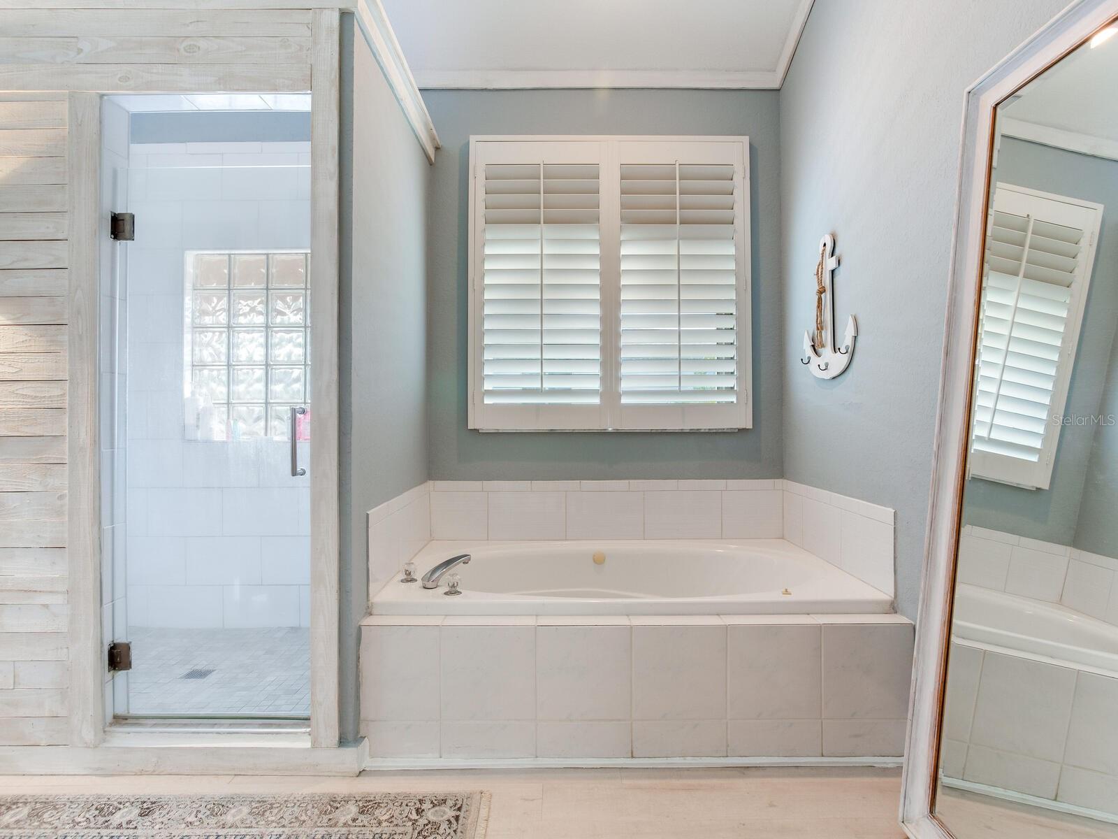 487 PINELLAS BAYWAY S Unit: 202
