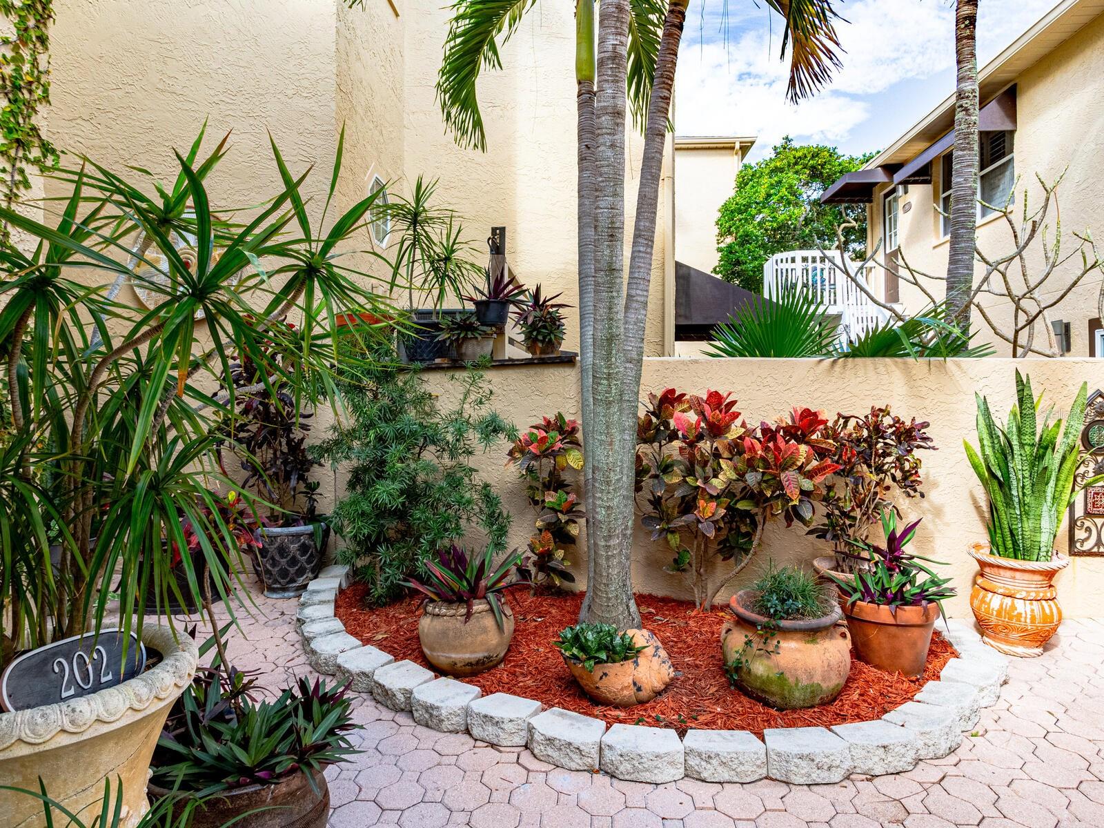 487 PINELLAS BAYWAY S Unit: 202