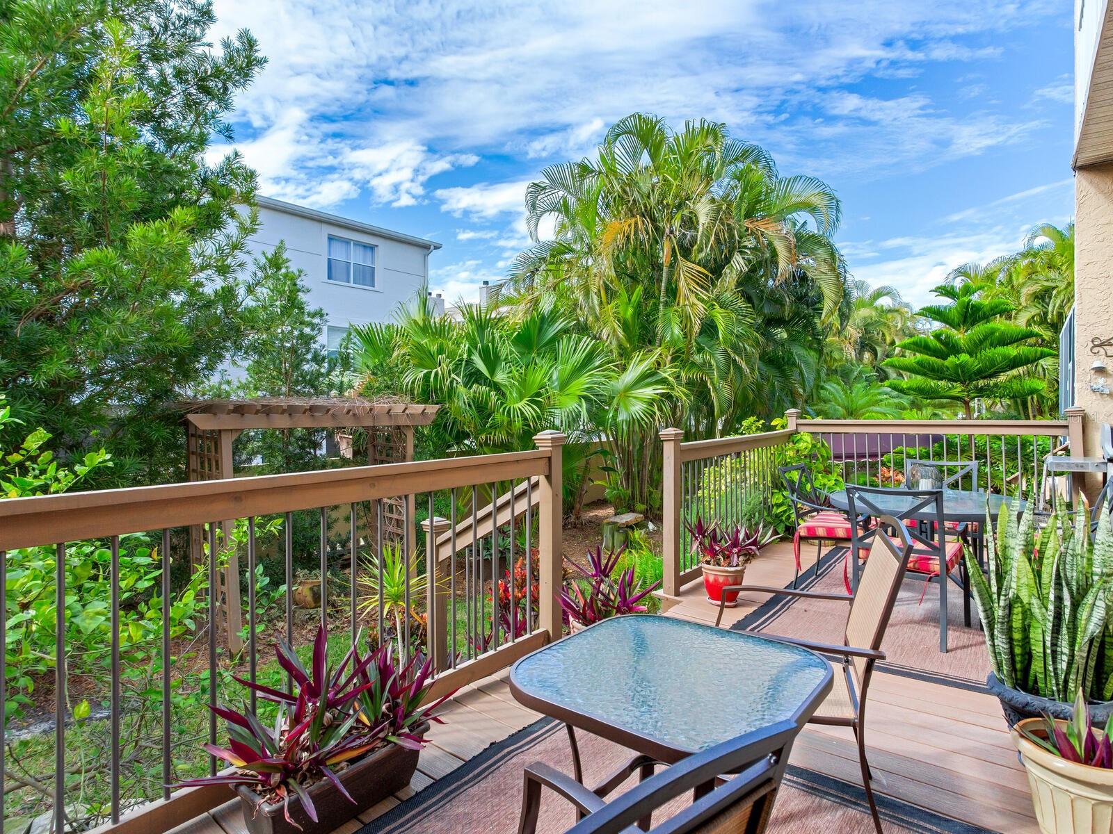 487 PINELLAS BAYWAY S Unit: 202