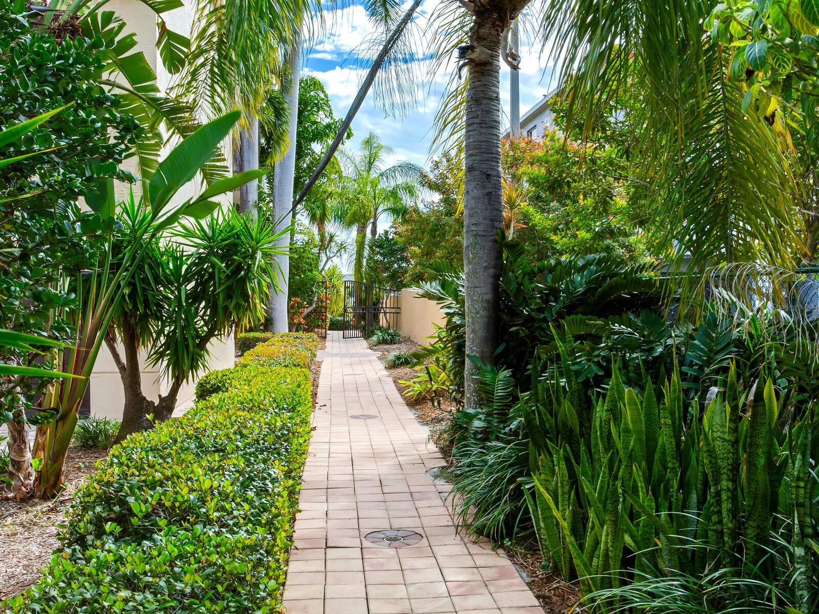 487 PINELLAS BAYWAY S Unit: 202