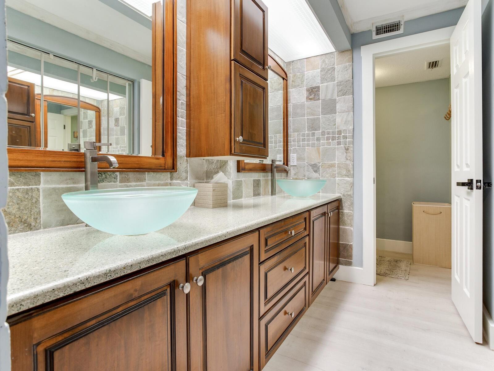 487 PINELLAS BAYWAY S Unit: 202
