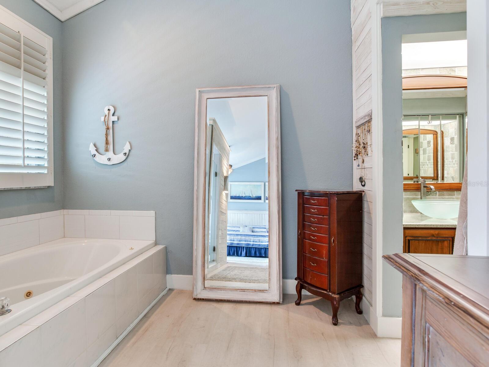 487 PINELLAS BAYWAY S Unit: 202