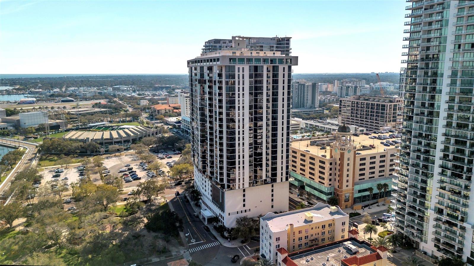 1 BEACH DR SE #1604