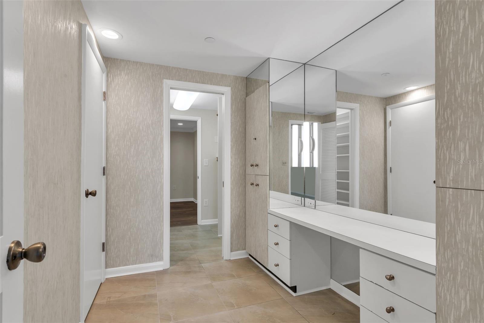 1 BEACH DR SE #1604