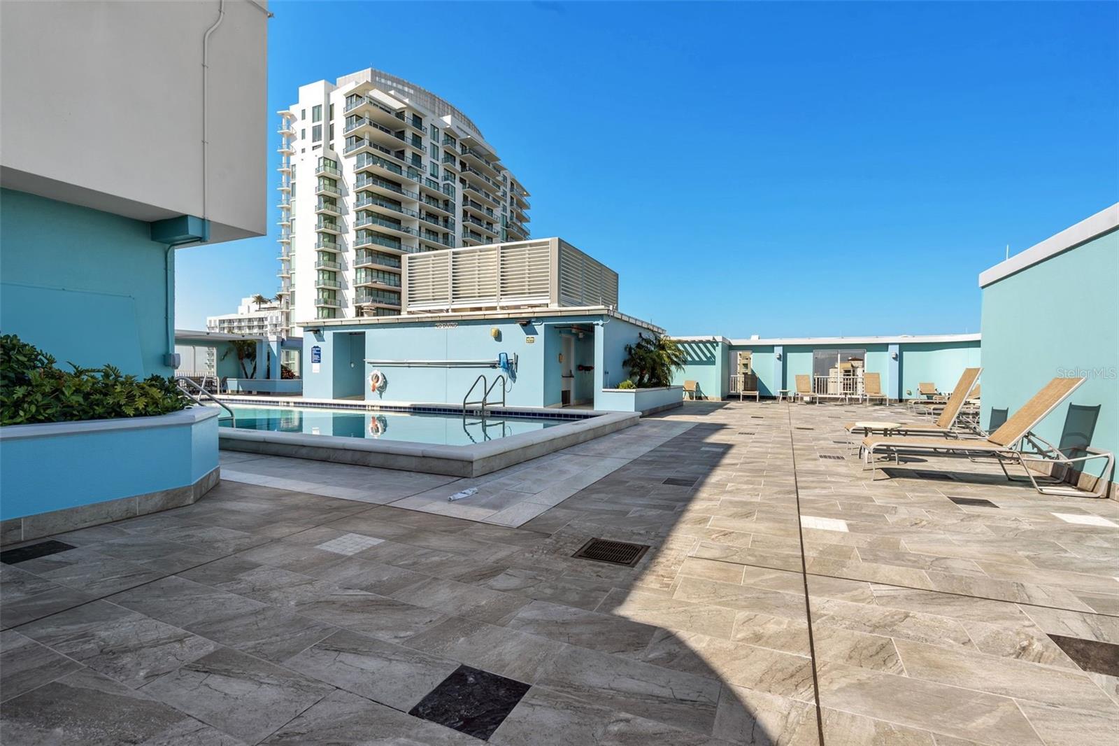 1 BEACH DR SE #1604
