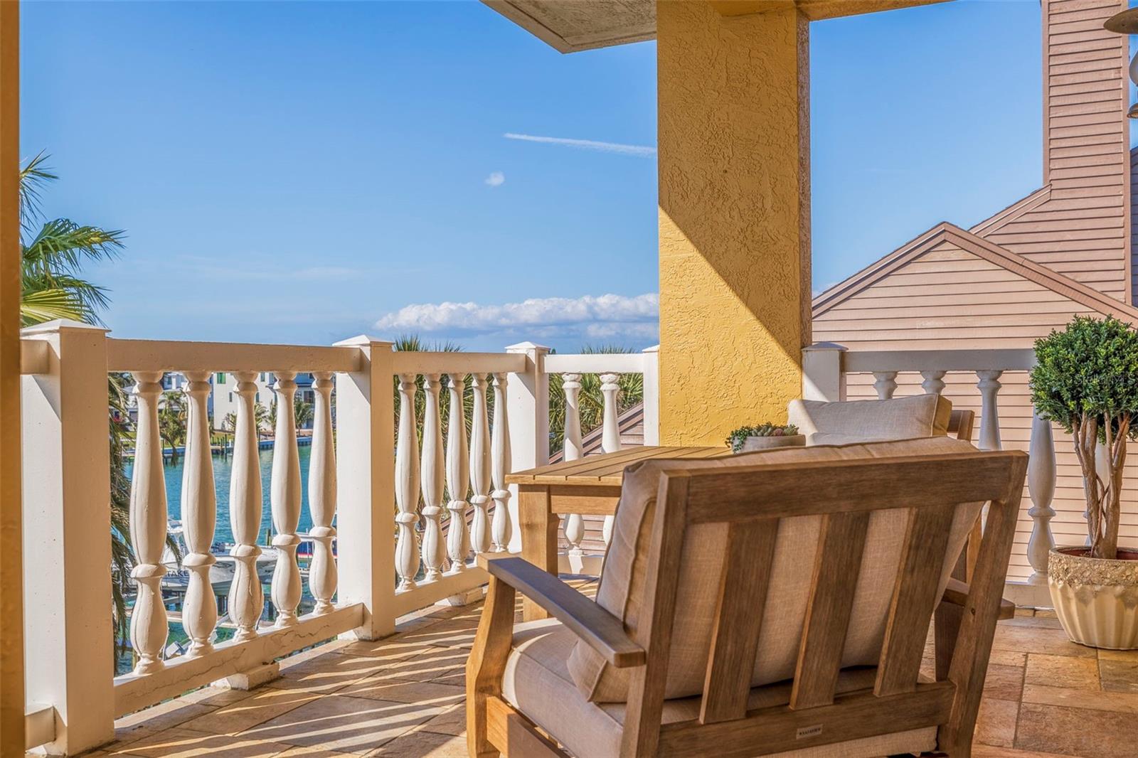 544 PINELLAS BAYWAY S #P4
