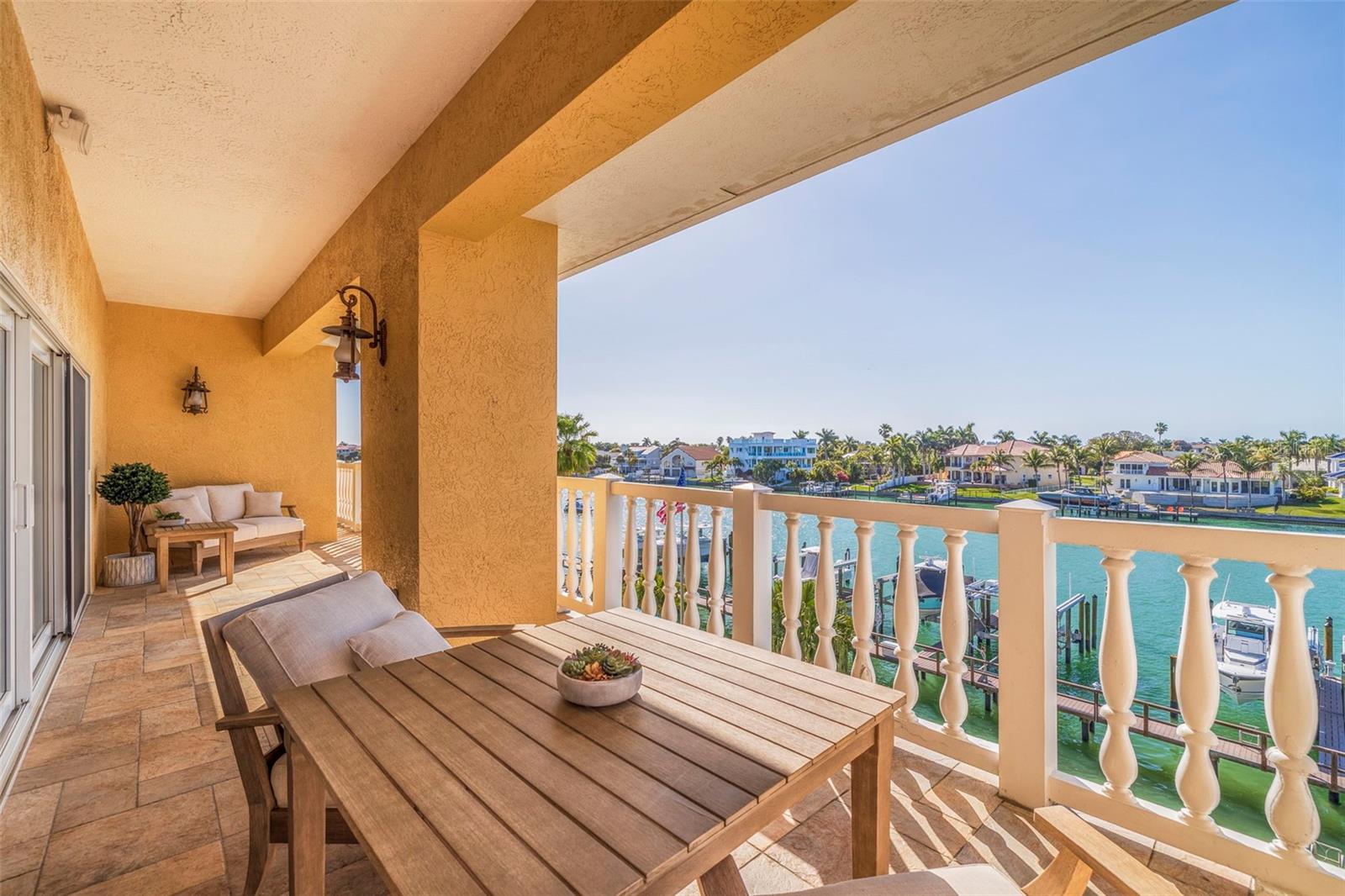 544 PINELLAS BAYWAY S #P4