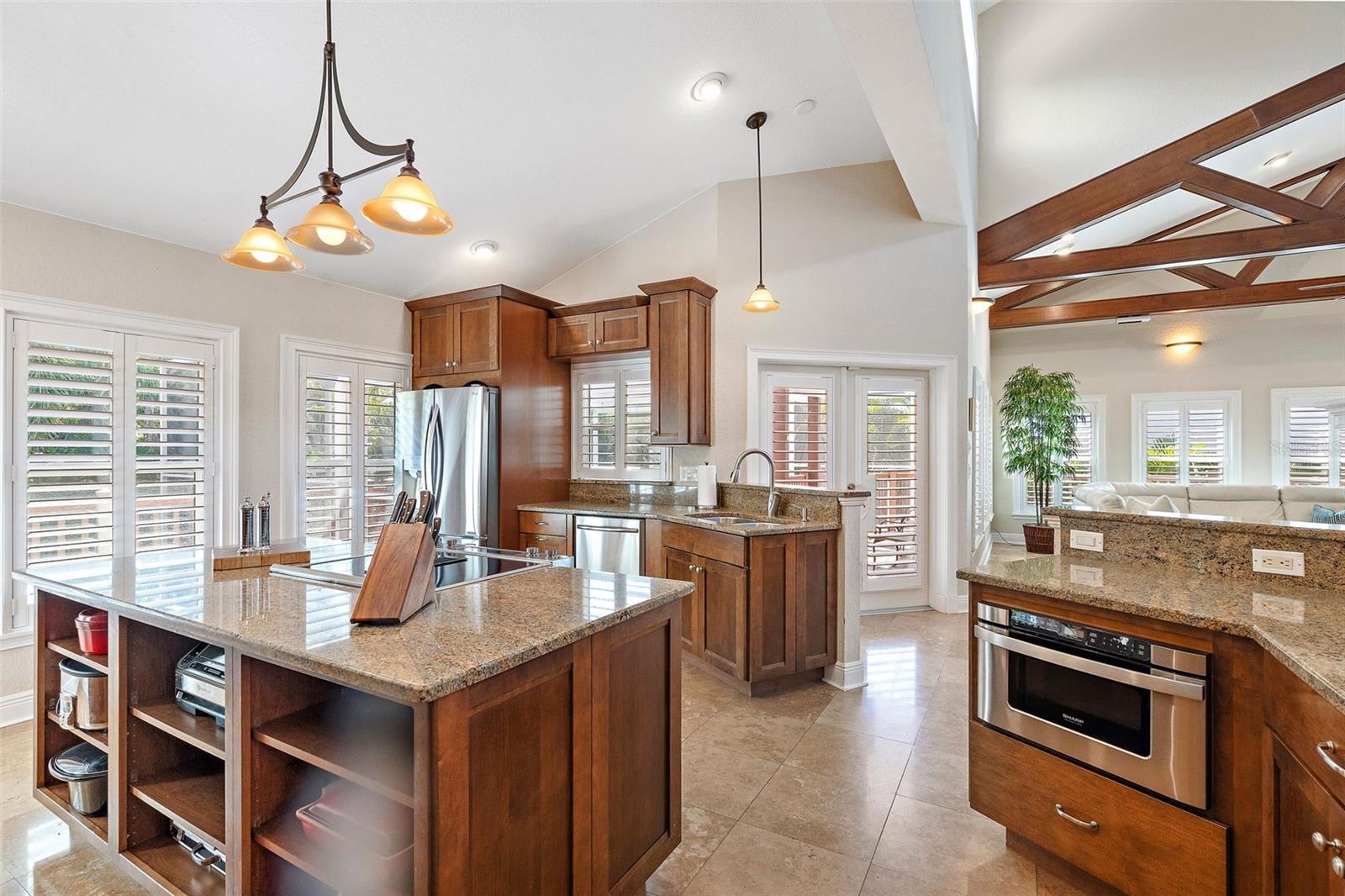 714 6TH STREET W