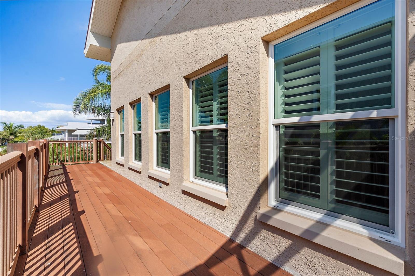 714 6TH STREET W