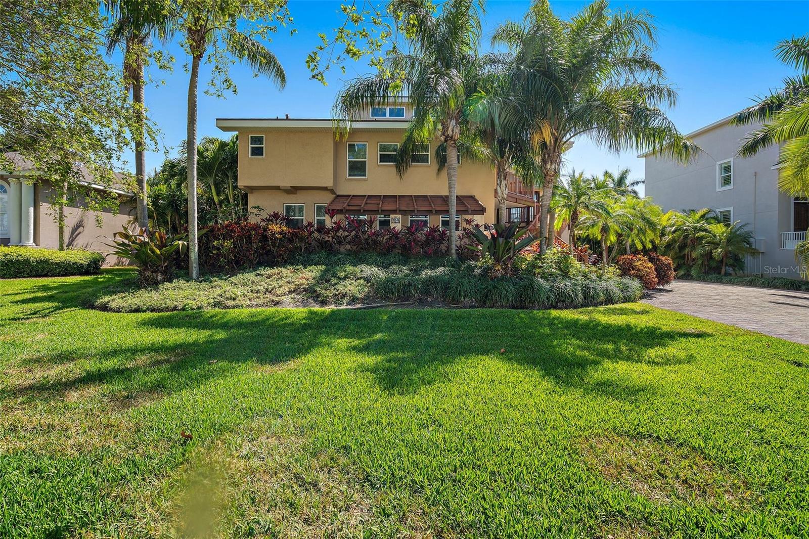 714 6TH STREET W