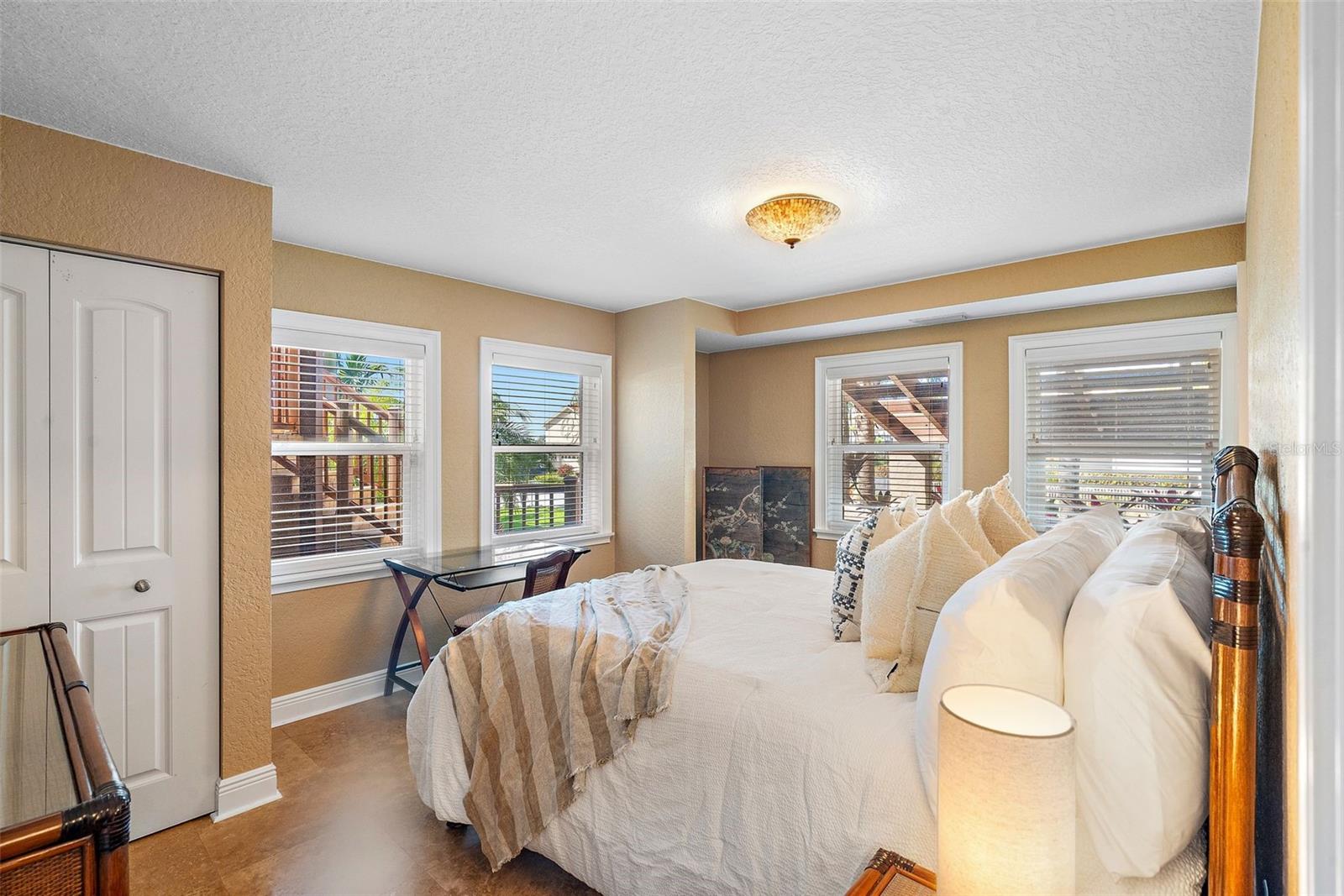 714 6TH STREET W