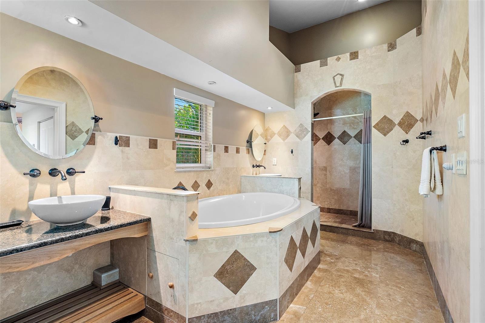 714 6TH STREET W