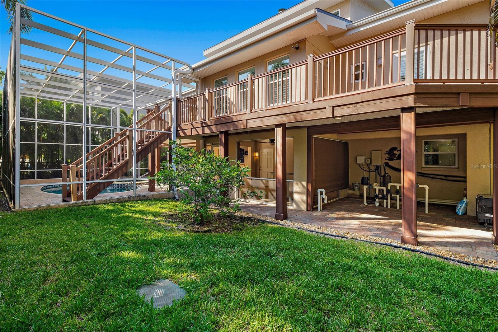 714 6TH STREET W
