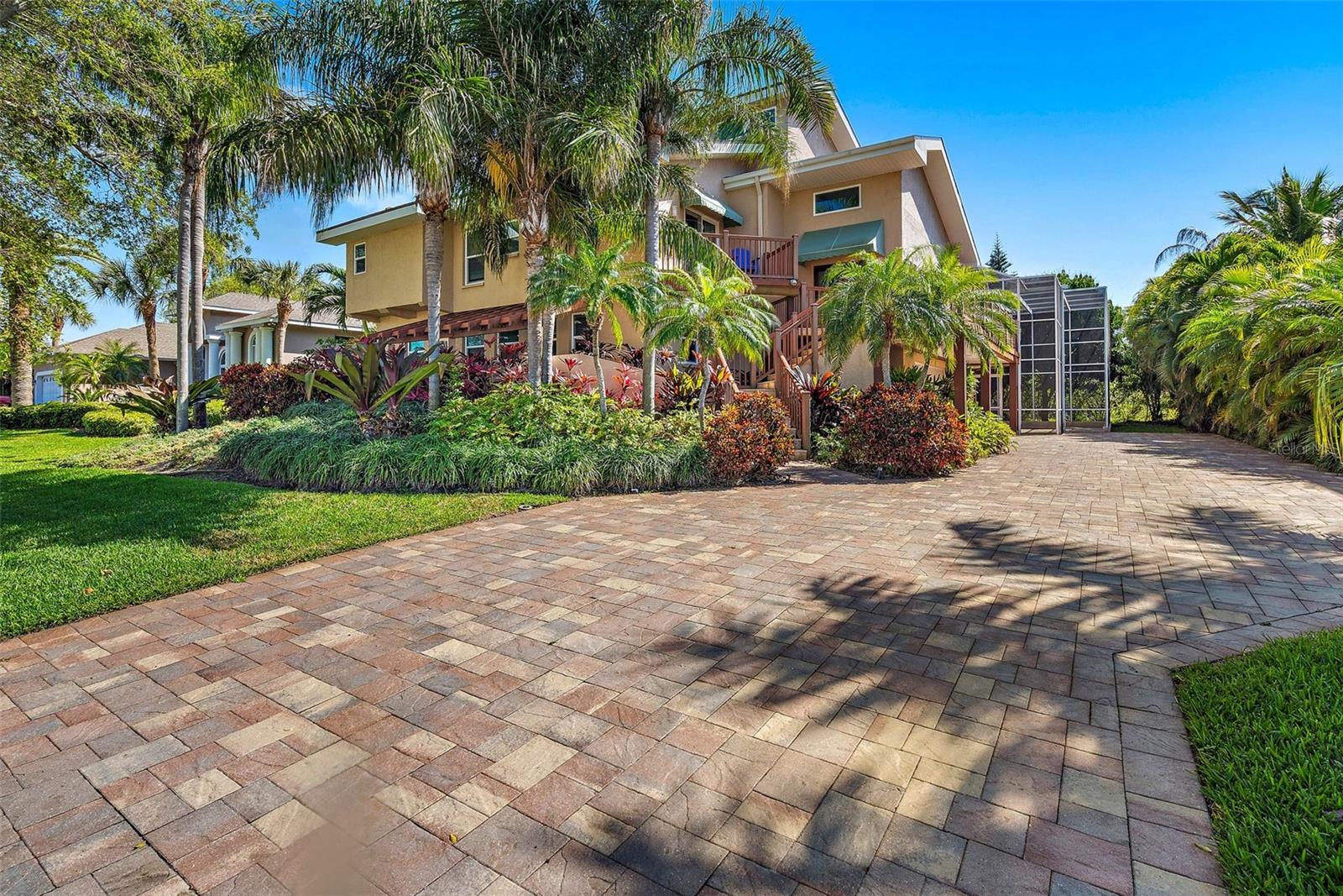 714 6TH STREET W
