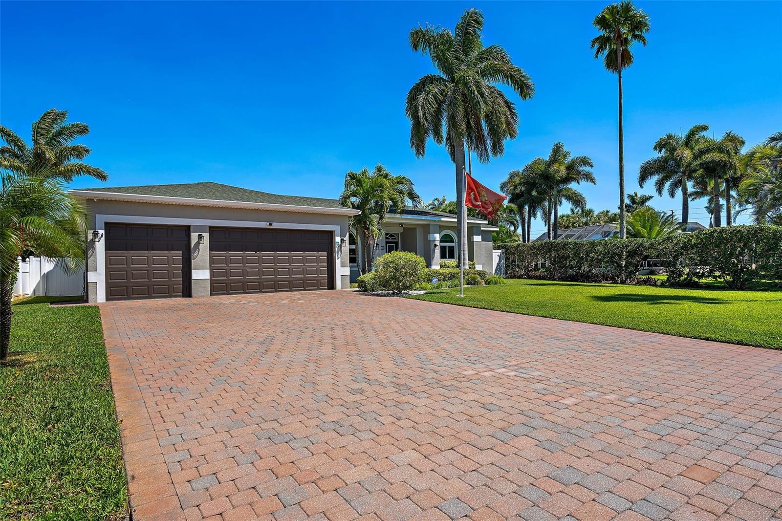 373 4TH AVE N