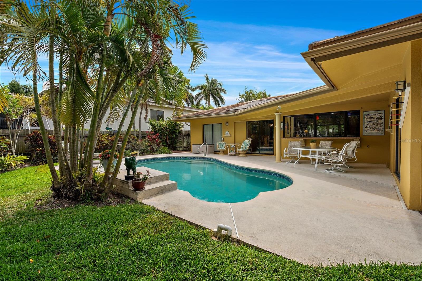809 3RD AVE S