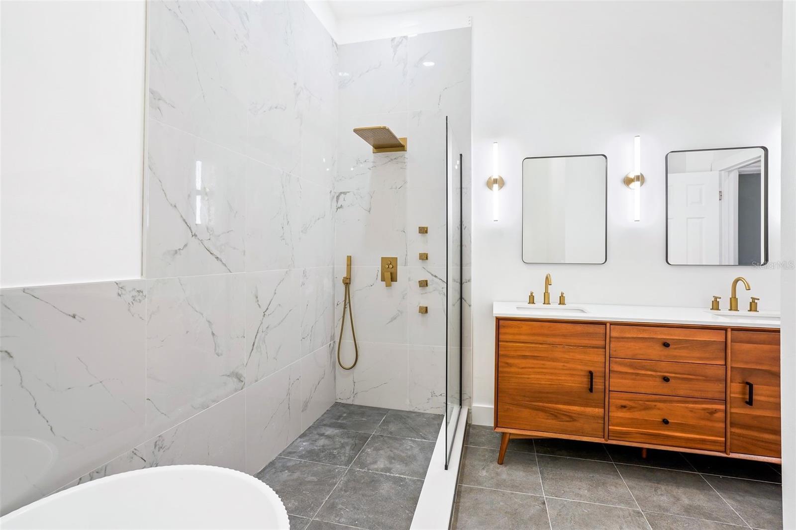 637 PINELLAS BAYWAY S #202