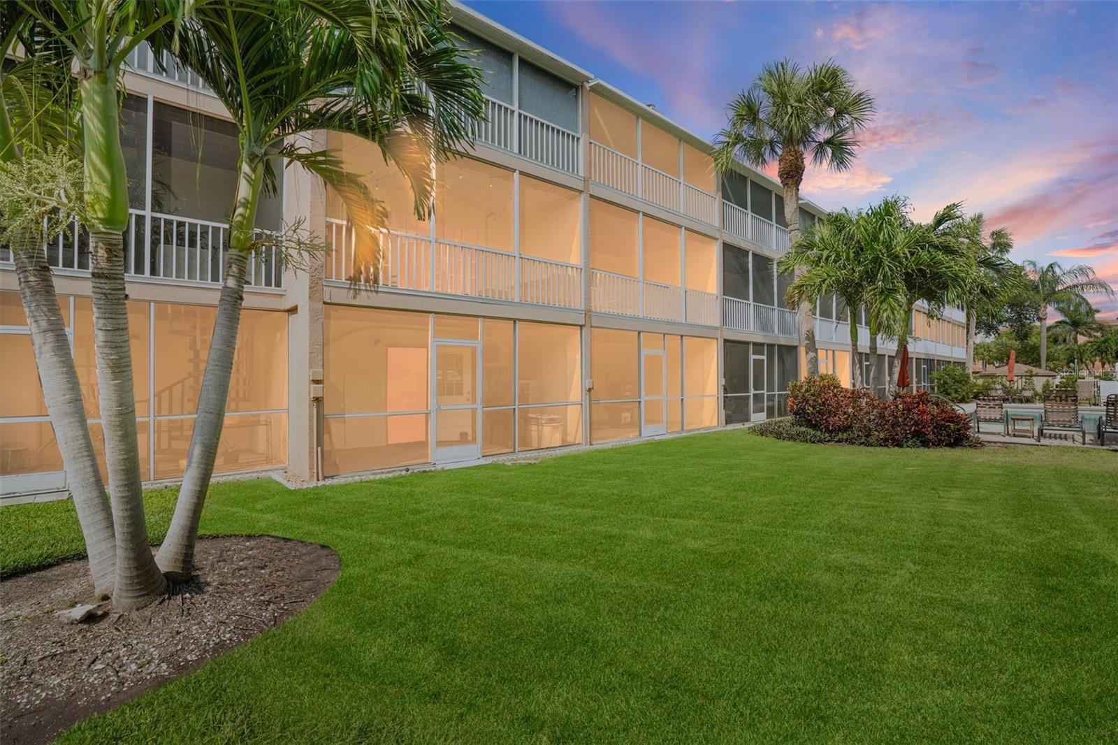 637 PINELLAS BAYWAY S #202