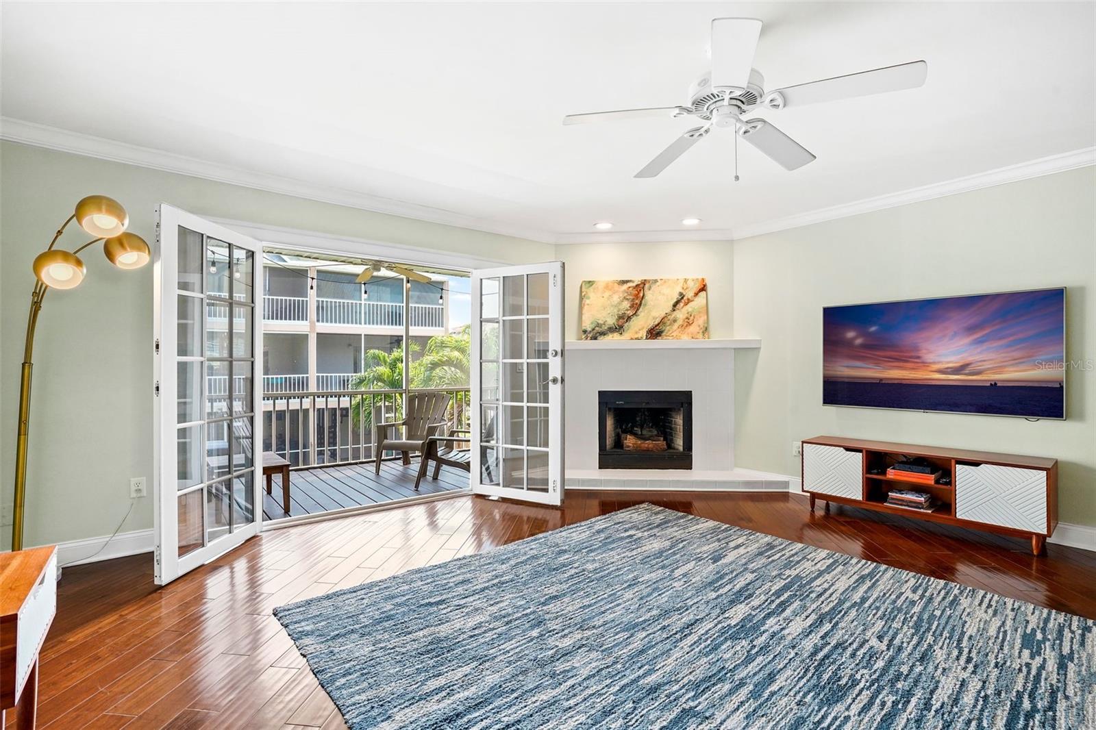 637 PINELLAS BAYWAY S #202