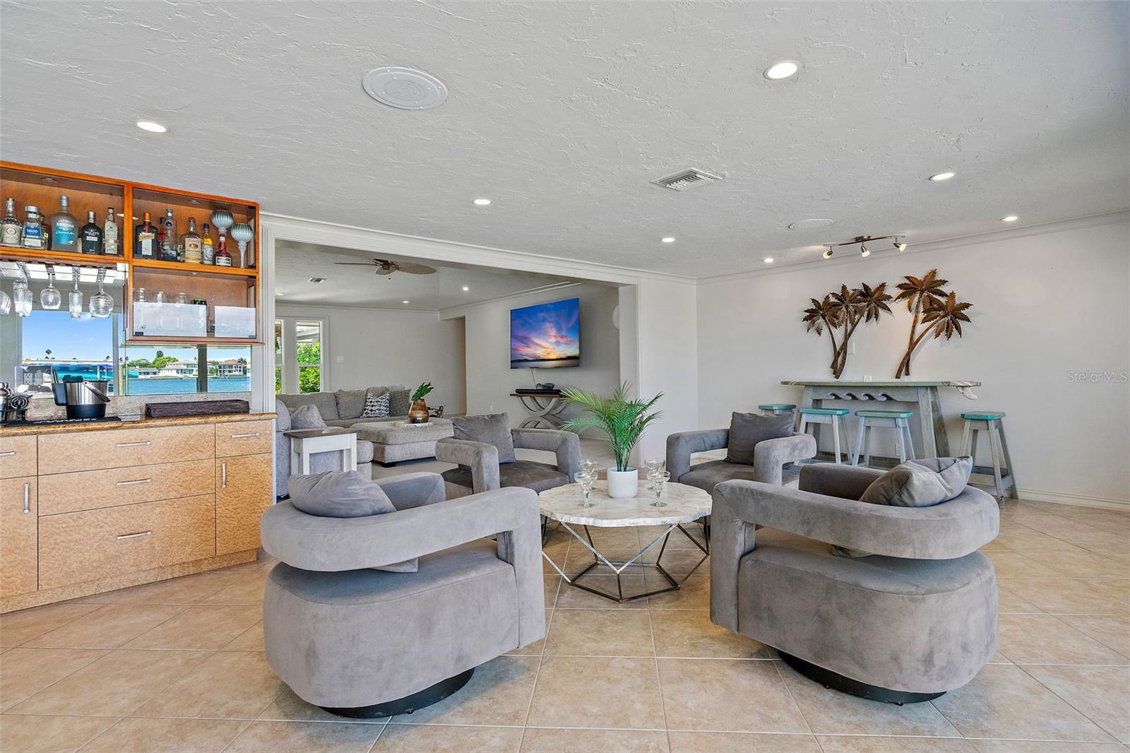 2121 E VINA DEL MAR BLVD