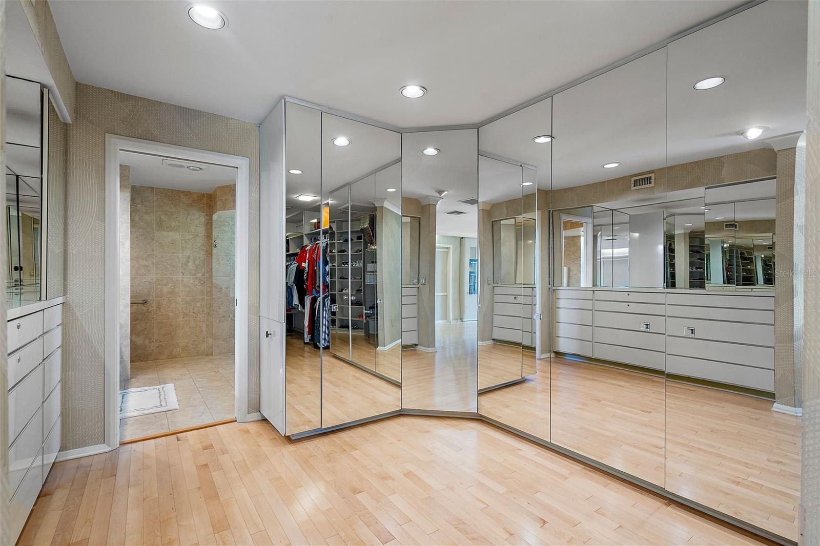 2121 E VINA DEL MAR BLVD