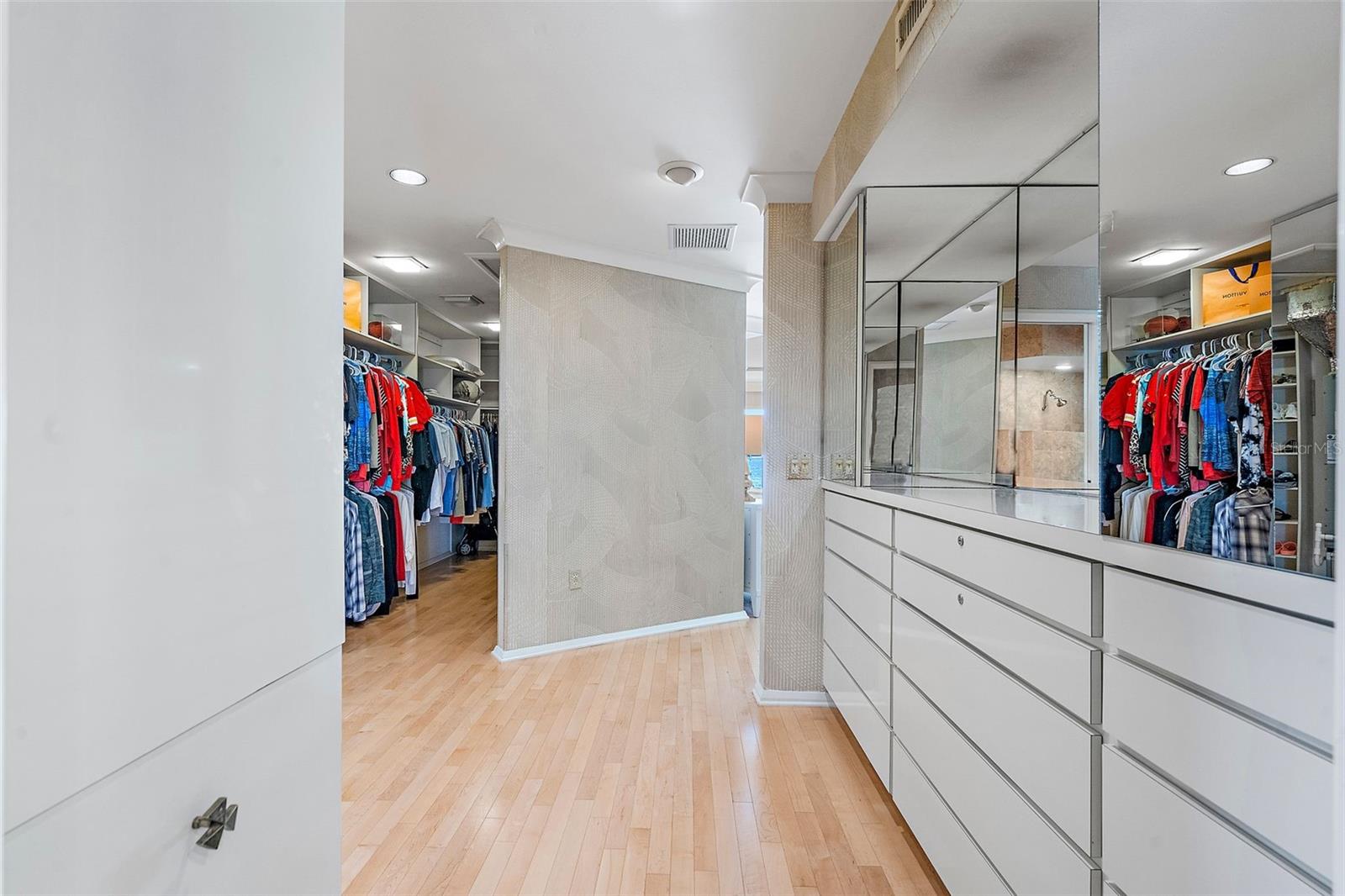 2121 E VINA DEL MAR BLVD