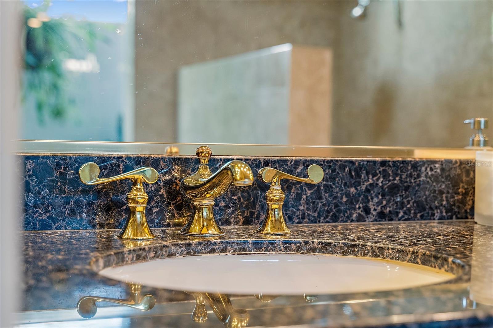 2121 E VINA DEL MAR BLVD