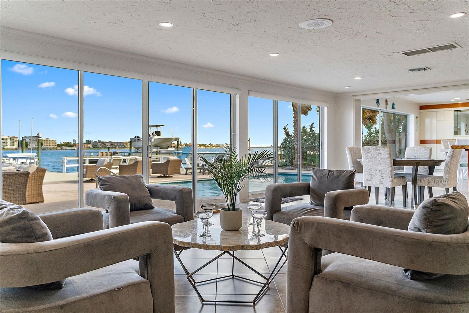 2121 E VINA DEL MAR BLVD