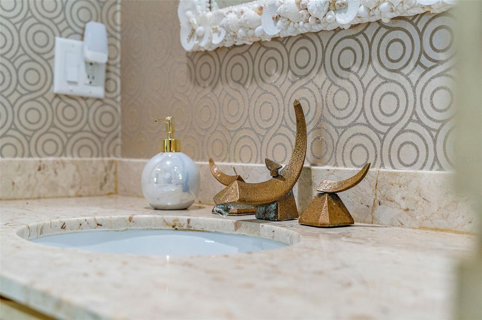 2121 E VINA DEL MAR BLVD