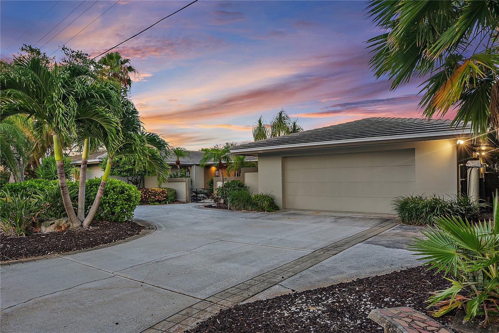 2121 E VINA DEL MAR BLVD