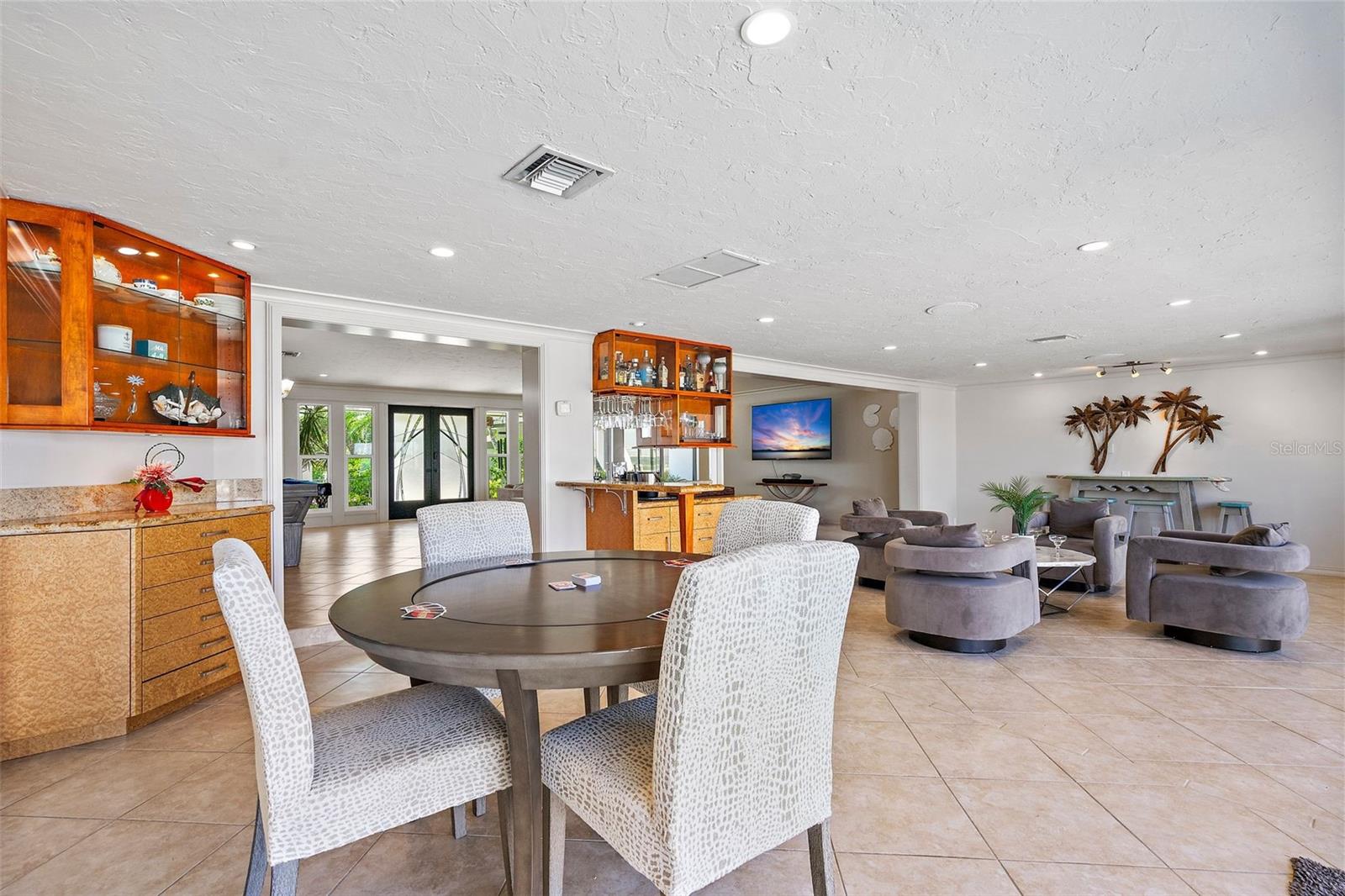 2121 E VINA DEL MAR BLVD