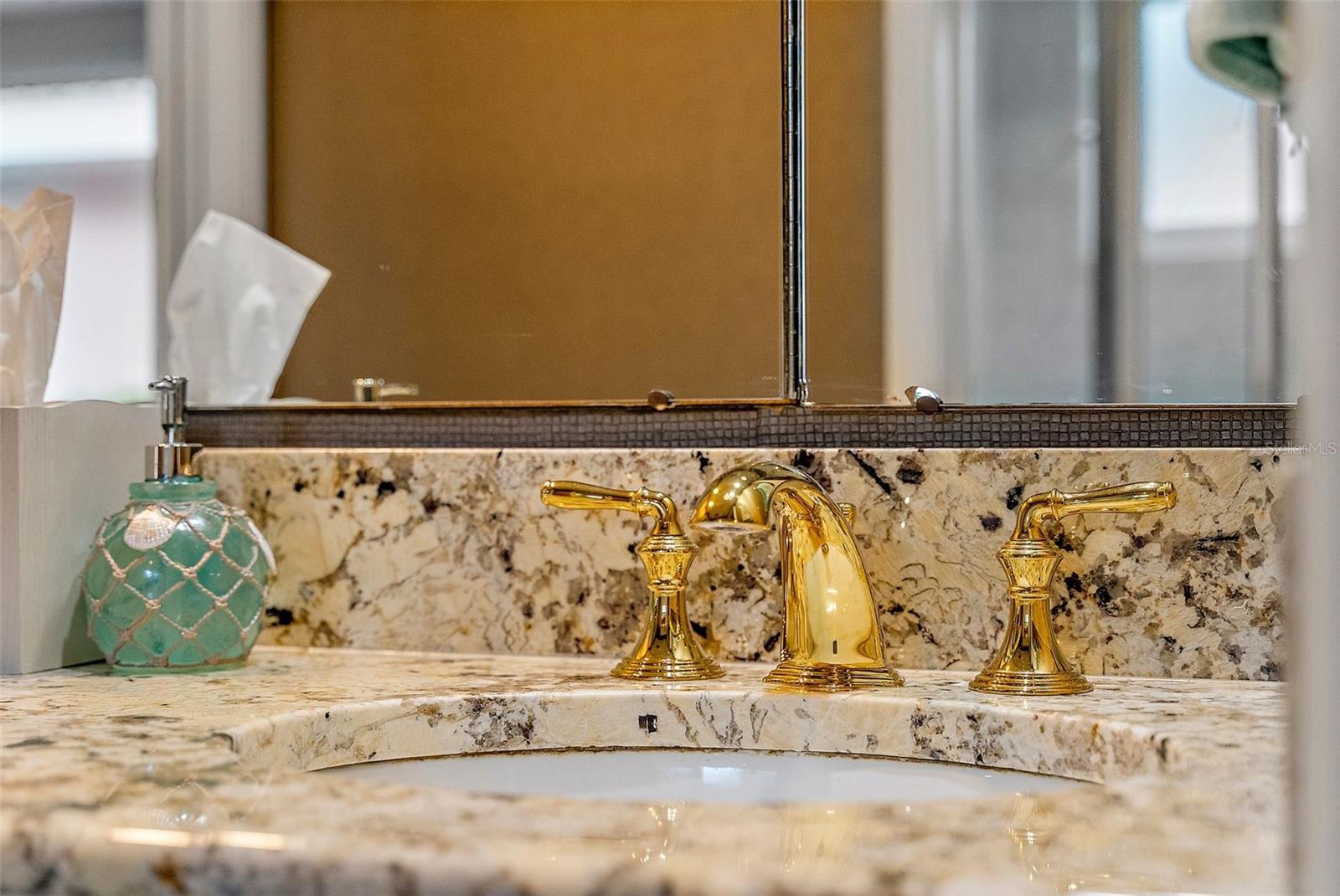 2121 E VINA DEL MAR BLVD