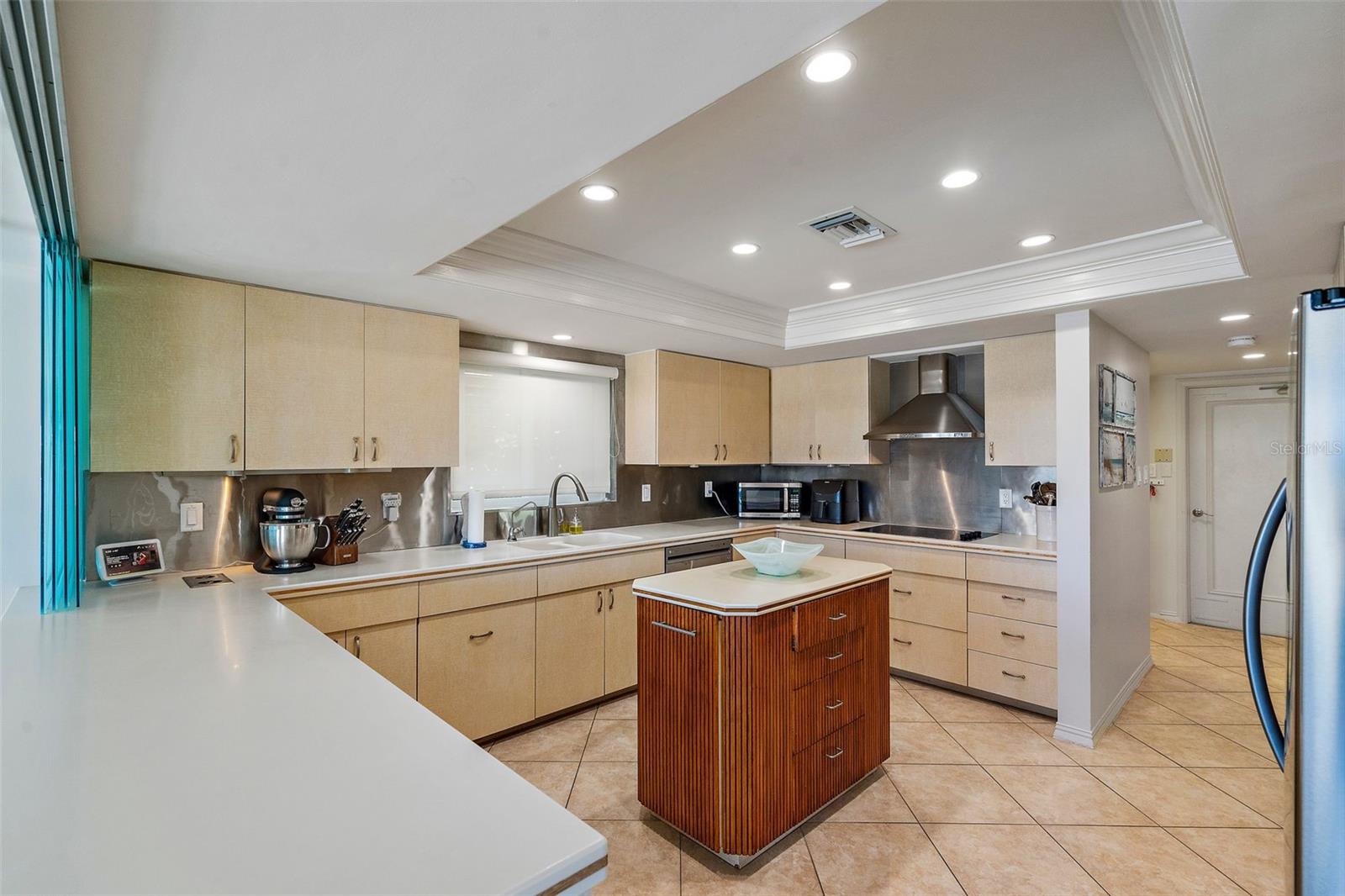 2121 E VINA DEL MAR BLVD