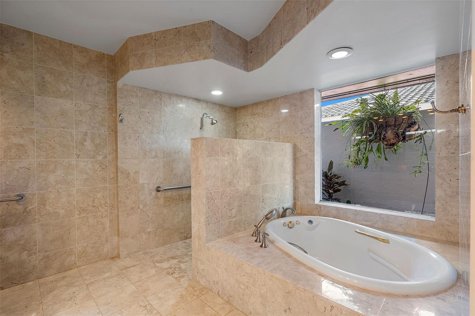 2121 E VINA DEL MAR BLVD