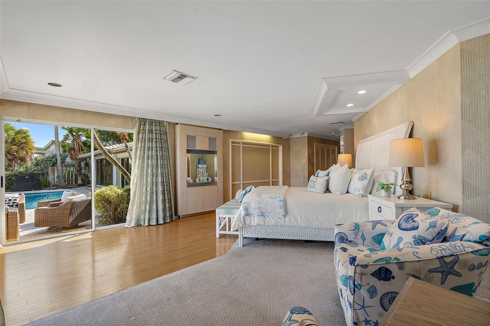 2121 E VINA DEL MAR BLVD