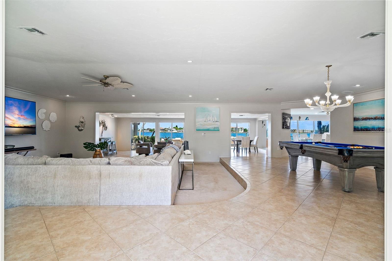 2121 E VINA DEL MAR BLVD