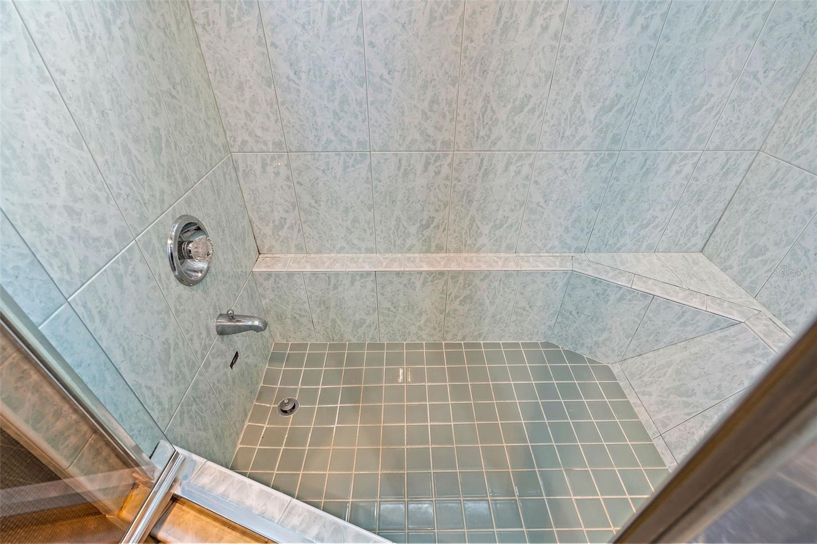 2121 E VINA DEL MAR BLVD