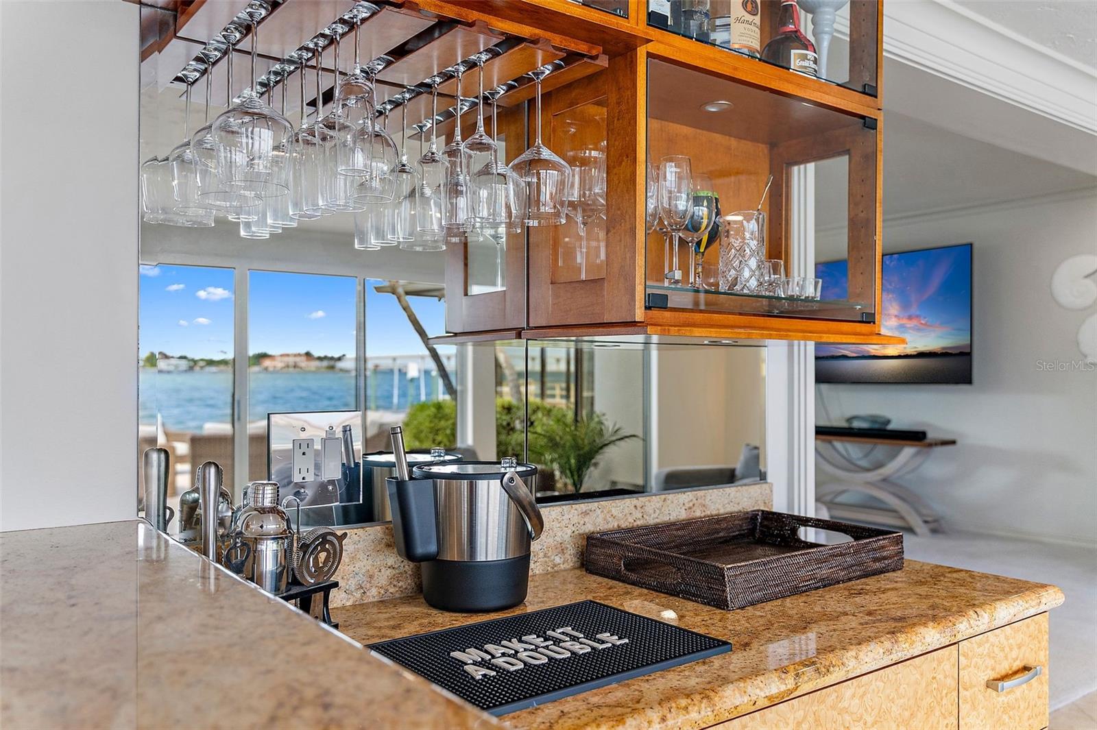 2121 E VINA DEL MAR BLVD