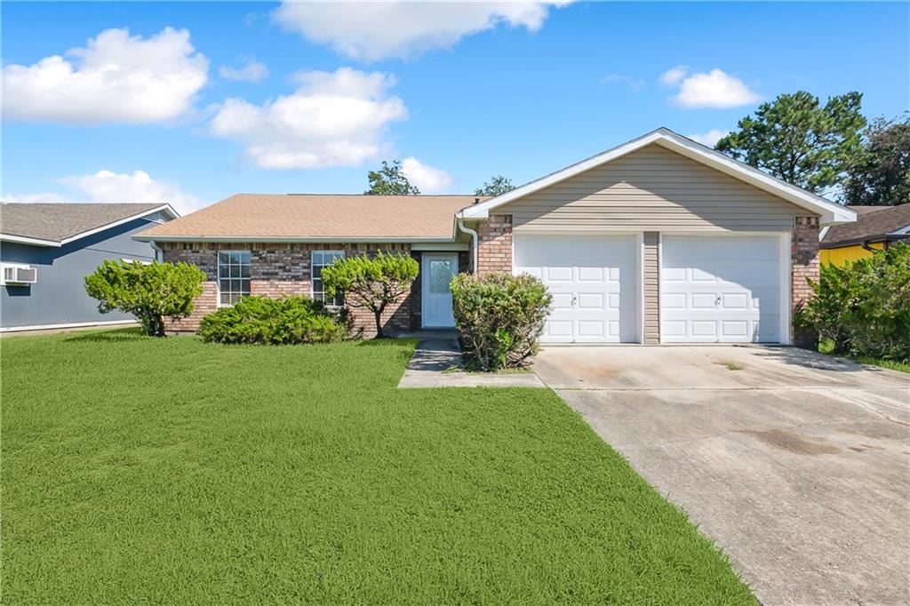 1041 E KINGSWAY Drive