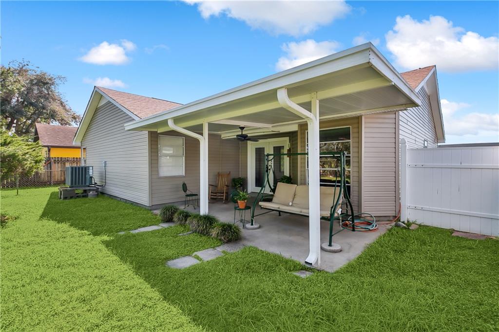 1041 E KINGSWAY Drive