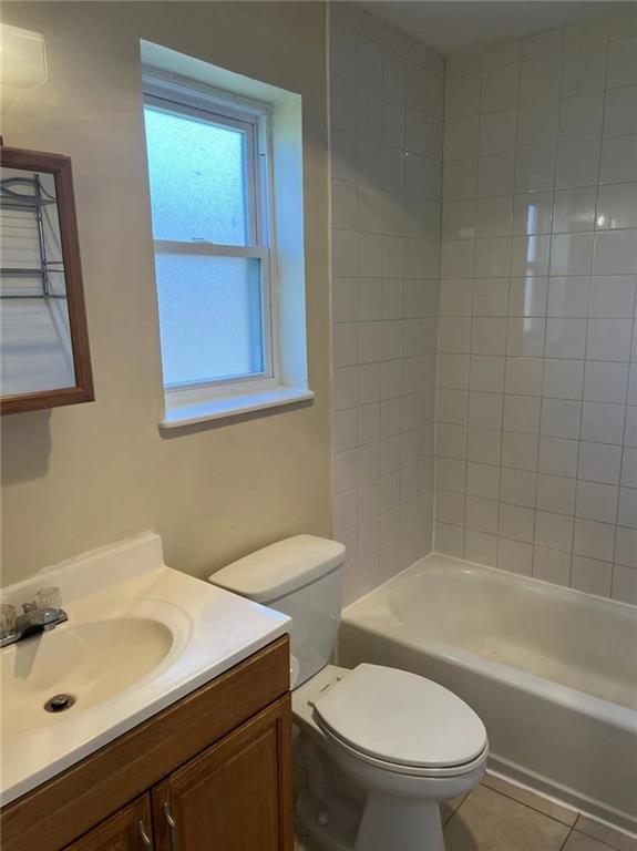 2218 DIVISION Street